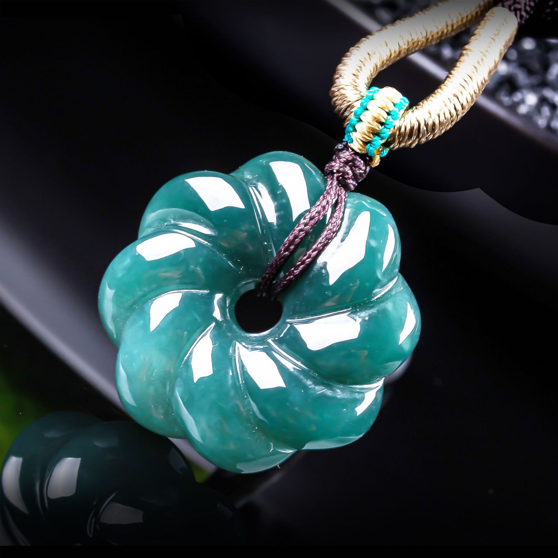Women Accessories To Gift - 天然ビルマ翡翠の花ペンダントネックレスアクセサリー、宝石のお守り、ファッションジュエリー、本物の翡翠、女性への高級ギフト