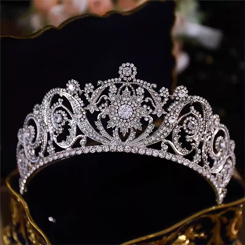 Women Jewelry Accessories For Black Dress - 女性のためのキュービックジルコニアの王冠,クイーンの王女の帽子,クリスタルのティアラ,ウェディングクラウン,ヘアアクセサリー,ジュエリー