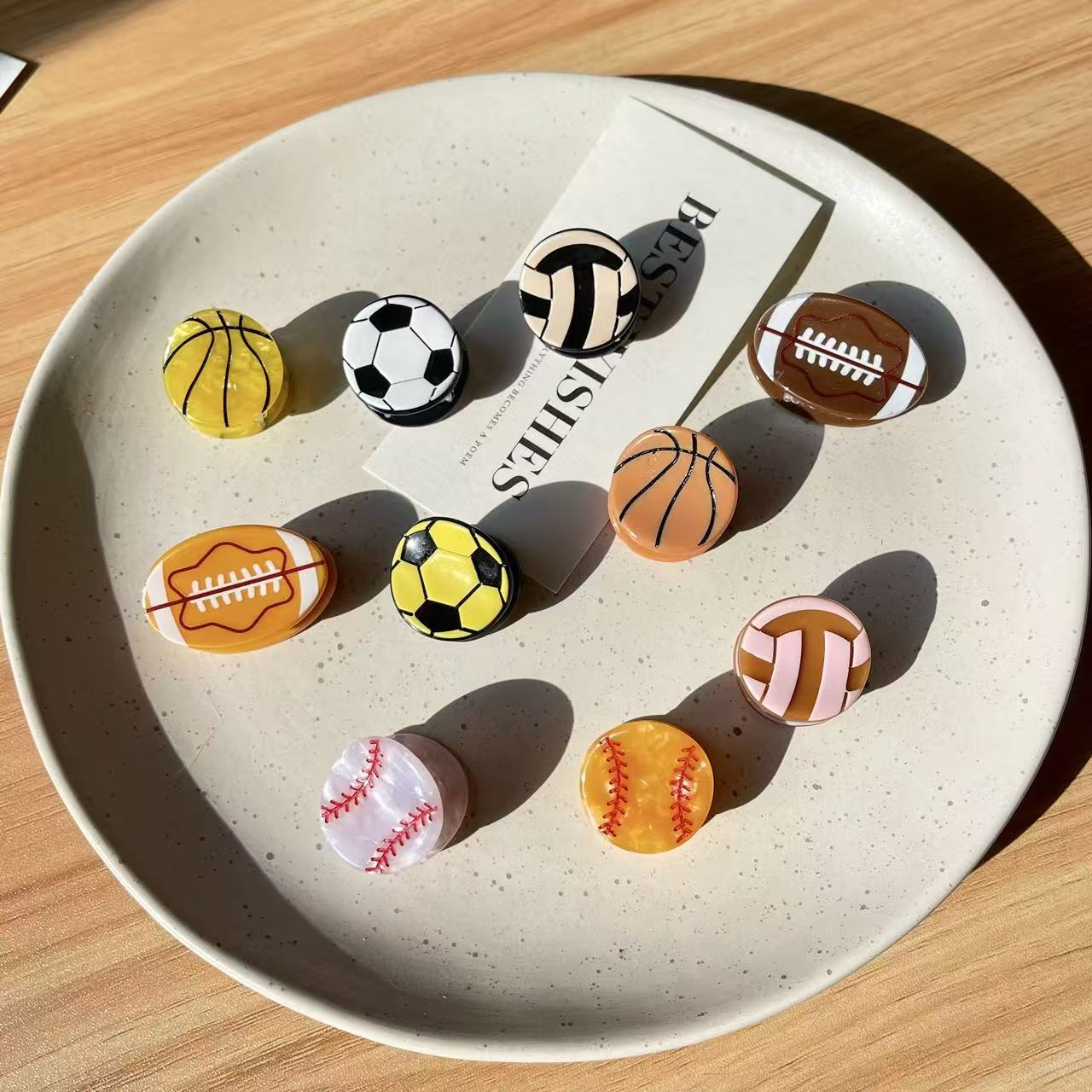 Women'S Volleyball Accessories - かわいいスポーツボールヘアクリップ女性女の子用アクリルバスケットボールサッカーバレーボール野球ラグビーヘアバレッタヘアアクセサリー