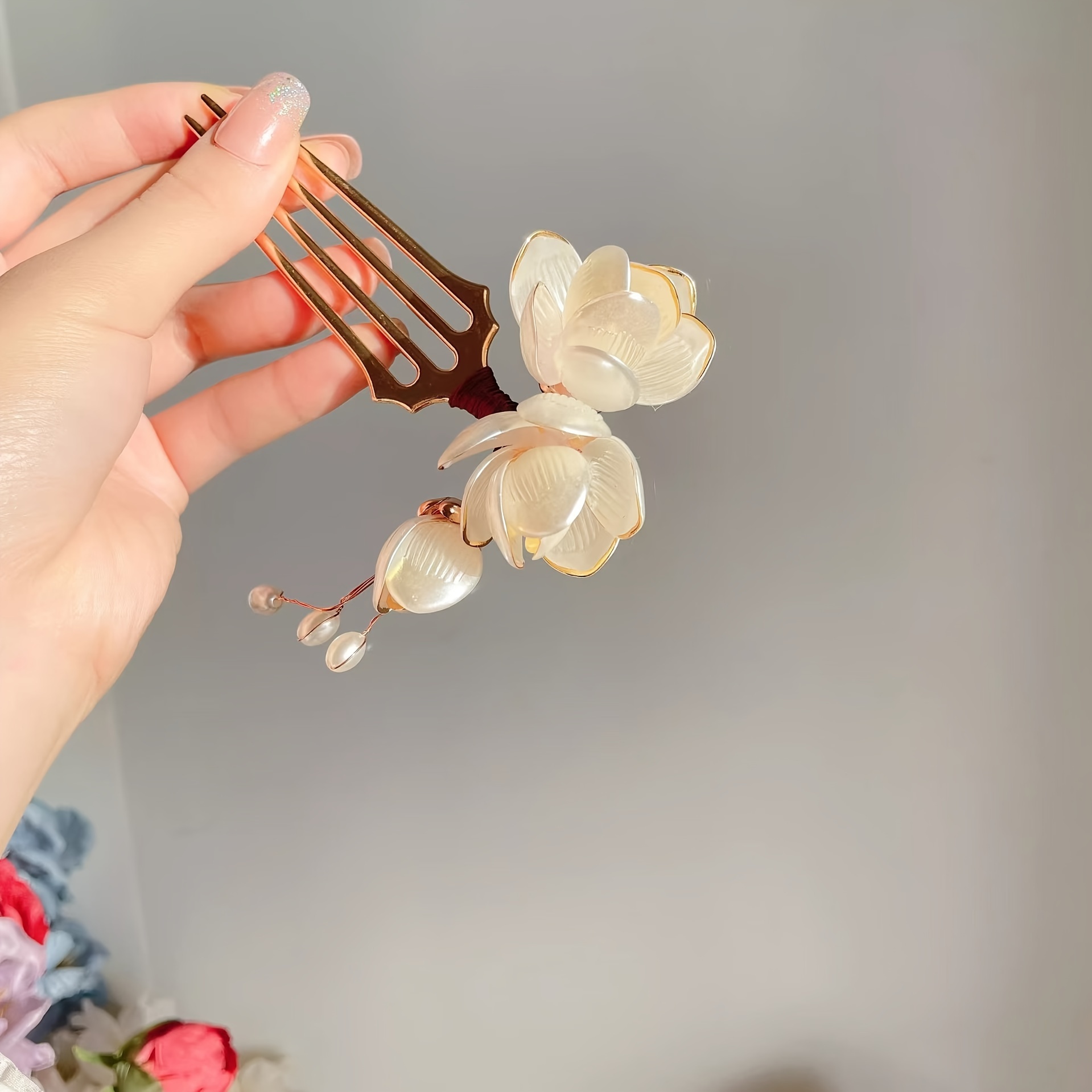 Women Knight Accessories - 中国風シェルマグノリアフラワーヘアコーム、パールタッセル付き、ヴィンテージゴールド四歯ヘアフォーク、漢服ウェディング写真撮影用ヘアアクセサリー（女性用）