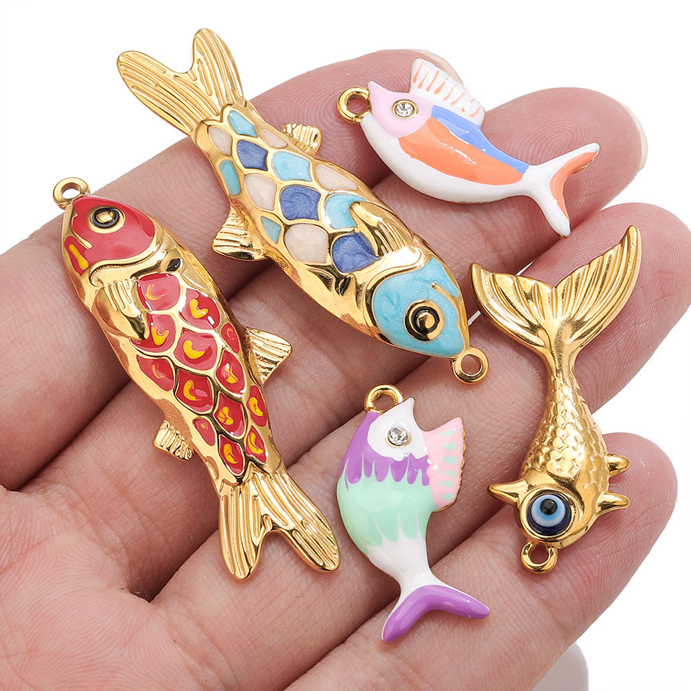 2-3 個ステンレス鋼かわいいゴールデンエナメル魚チャーム  - Women Accessories In Wholesale のレビューと価格