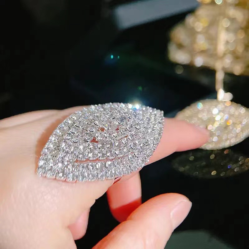 赤黒ラインストーンアイシェイプリングドラッグクイーンラージオ - Women Jewelry Accessories For Black Dress のレビューと価格
